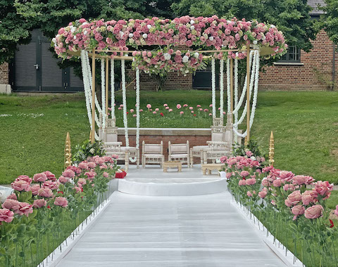 Vintage Pink Halo Flower Mandap